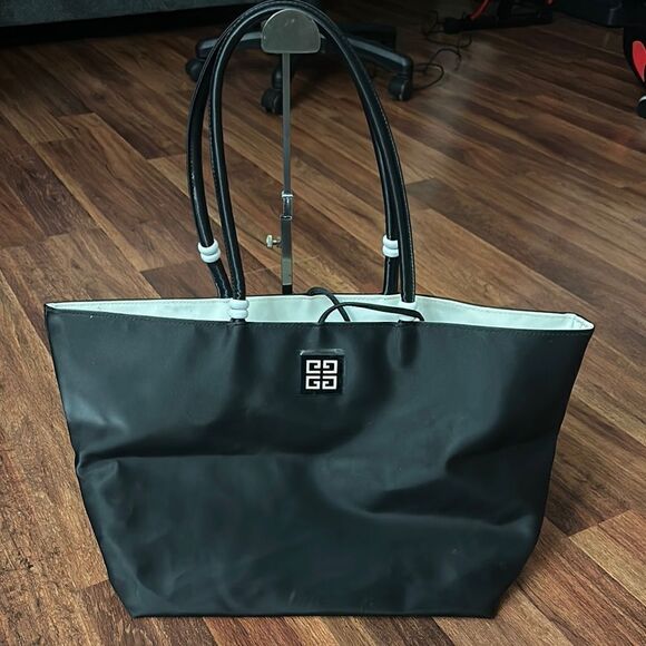 Givenchy Black and White Tote Bag - Picture 2 of 12